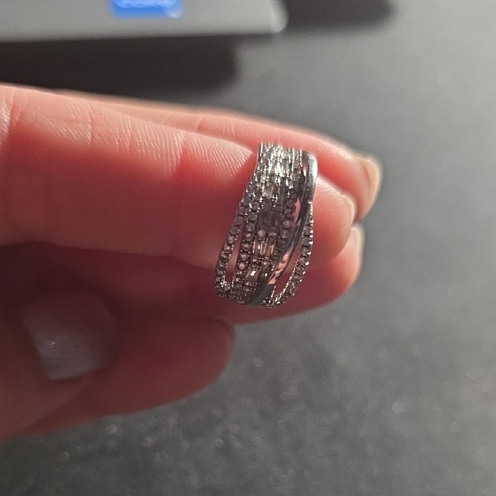 Elegant Silver Women's Ring